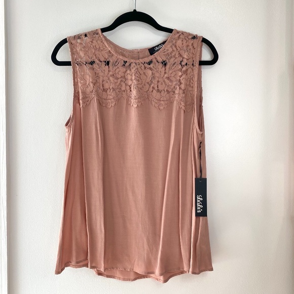 Lulus Tops - NWT Lulu’s Lace Top in Extra Large
